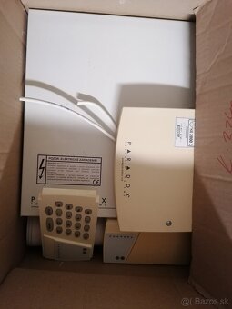 Predám zabezpečovací systém Paradox - 3