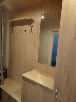 Skriňa do predsiene - 3