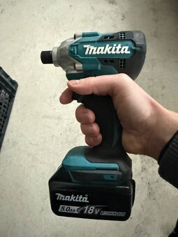 rázový uťahovač MAKITA 18V - 3