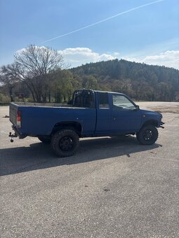 Predam Nissan Navara D21 king cab - 3