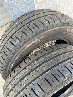 215/65 r16c Pirelli - 3