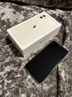 iPhone 11 128 GB, biely – top stav - 3