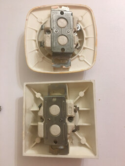 Retro zástrčky a objímka. - 3