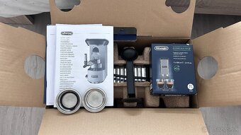 Kávovar De'Longhi Dedica biely, BOSCH mlynček na kávu zdarm - 3