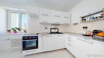 2i.byt 75m, Svetlá ul.,pri Horskom parku, loggia, výhľad,TOP - 3