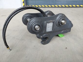 Hydraulický rýchloupinák na minibager + lyžica 30 cm 3T - 3