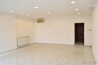 Prenájom komerčného priestoru v centre Veľkého Medera - 3