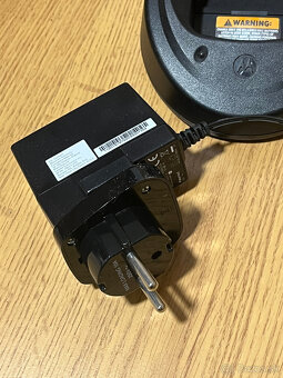 Motorola nabijacka CP040, DP1400 - 3