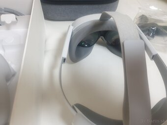 Pico 4 s prislusenstvom a hramy. - 3