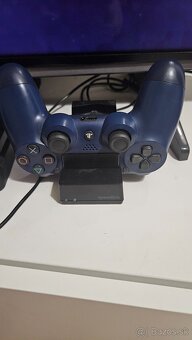 Playstation 4 slim - 3