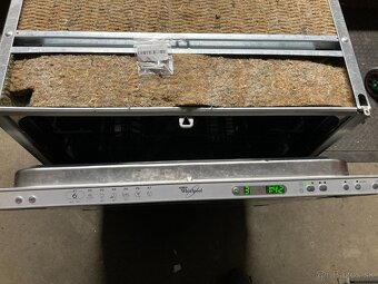 Vstavaná plne integrovaná 60cm umývačka Whirlpool ADG6949 - 3