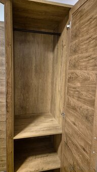 Šatníková skriňa + skriňa GRÁTIS - 3