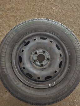 Predám pneu na diskoch 175/70 r14 - 3