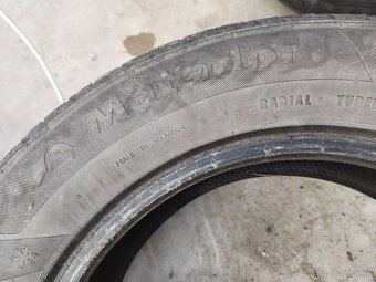 Predám 195/60 r15 - 3