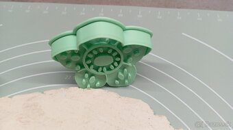 INTO THE OTHER SIDE - vykrajovačky v sete - 3