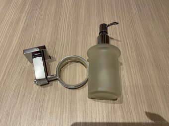 Dávkovač na tekuté mydlo - 3