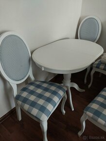 Stôl so stoličkami - 3