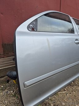 Predám dvere na Škoda Octavia II 2 kód farby 9156 strieborné - 3