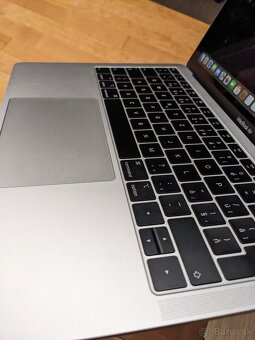 MacBook Air, Retina, 13-inch, 2019 - 3