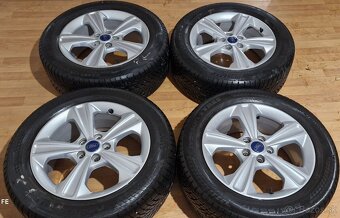 Predám zimnu sadu Ford Kuga 5x108 R17  ,235/55 R17+ TPMS - 3