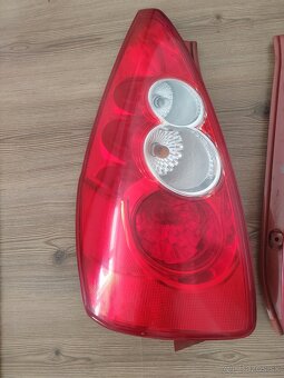 Mazda 5 zadné svetlá - 3