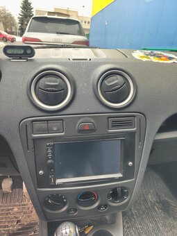 Predám Ford Fusion - 3