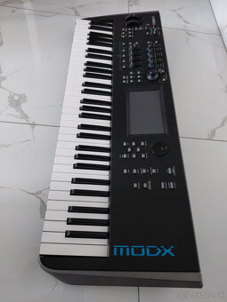 predam syntezator YAMAHA MODX - 3