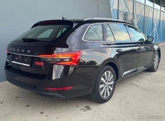 Škoda Superb 2.0 TDi DSG STYLE Virtuall Metrix 2020/6 - 3