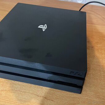 Playstation 4 PRO 1TB - 3