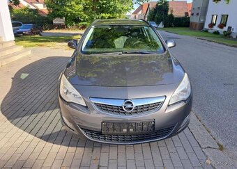 Opel Astra 1,4 i Sports Tourer benzín manuál 88 kw - 3