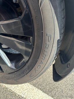 KIA Sportage 5x114,3 pneu 235/55 R18 -Originál elektrony - 3