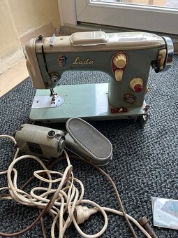 Šijací stroj LADA - 3
