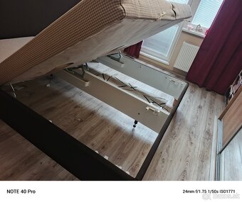 Manželská posteľ+nábytok - 3