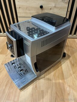 Predám kapsulový kávovar DeLonghi ECAM - 3
