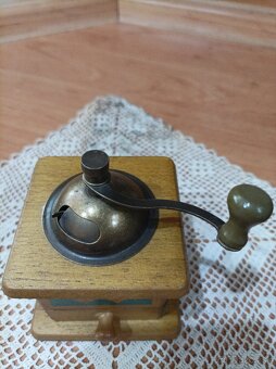 Drevený mlynček na kávu - 3