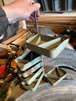 Stojan na skrutky - 3