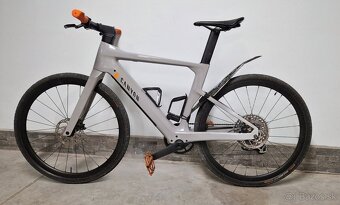 Canyon Roadlite: ON CF 9 LTD - 3