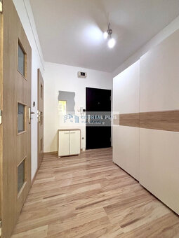 Ponúkame Vám na prenájom prerobený 1 izbový byt v Nových Zám - 3