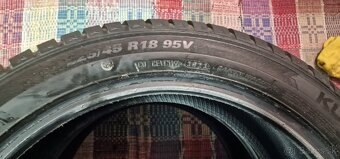 Predám Zimne pneu 225/45 R18 - 3