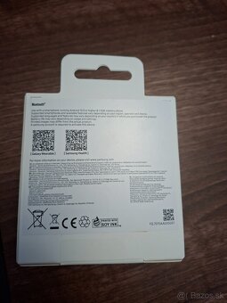 Samsung Galaxy Buds 3 FE a Samsung Galaxy Fit 3 - 3