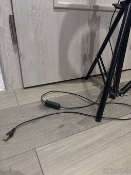 LED svetlo stojan - 3