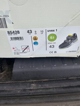 Pracovné topánky uvex - 3