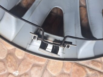 Puklica VW Golf 6 - 3