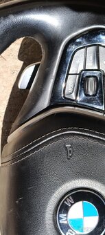 BMW G30 volant - 3