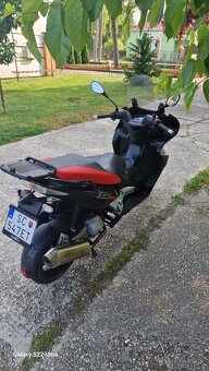Aprilia SR MAX 125 ie - 3