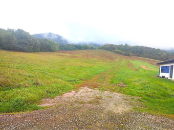 Na predaj: Investičný stavebný pozemok 5 470 m² v malebnom p - 3