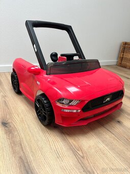 Chodítko Ford Mustang - 3