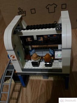 Lego Space 60228 raketová základňa s navodmi - 3
