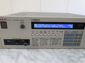 Sampler Akai S950 v perfektnom stave. - 3