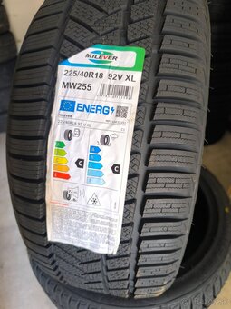 Zimné pneumatiky 225/40 R18 - 3